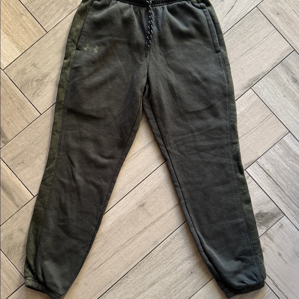 Boys Under Armor, joggers, size YM